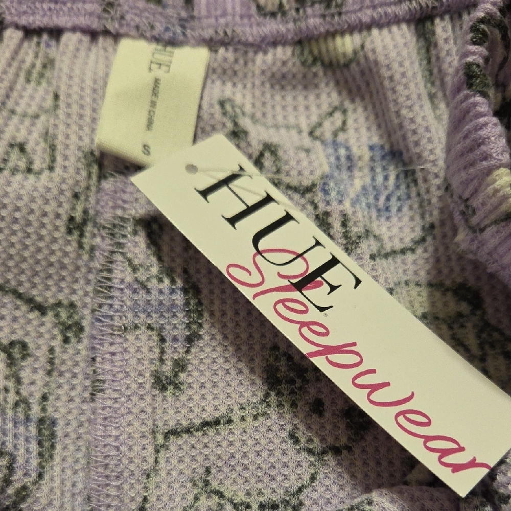 HUE pajamas with dogs Small NWT - Picture 2 of 4